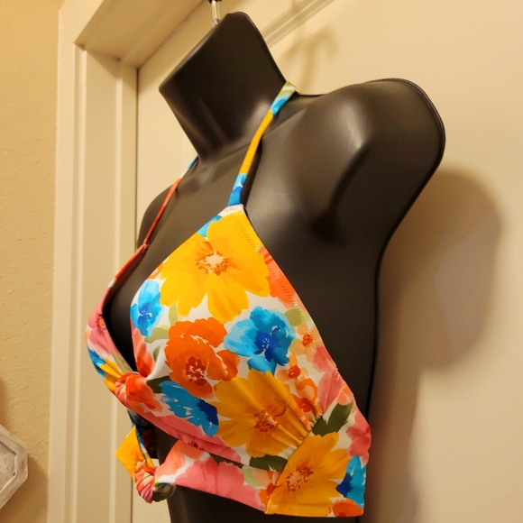Floral Shade & Shore Bikini - Picture 5 of 8